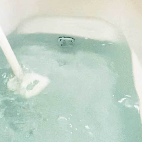 風呂釜洗浄剤4除菌剤を投入